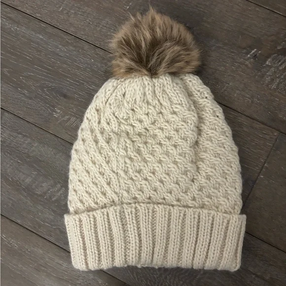 NWT Roxie Blizzard Beanie - Picture 3 of 4